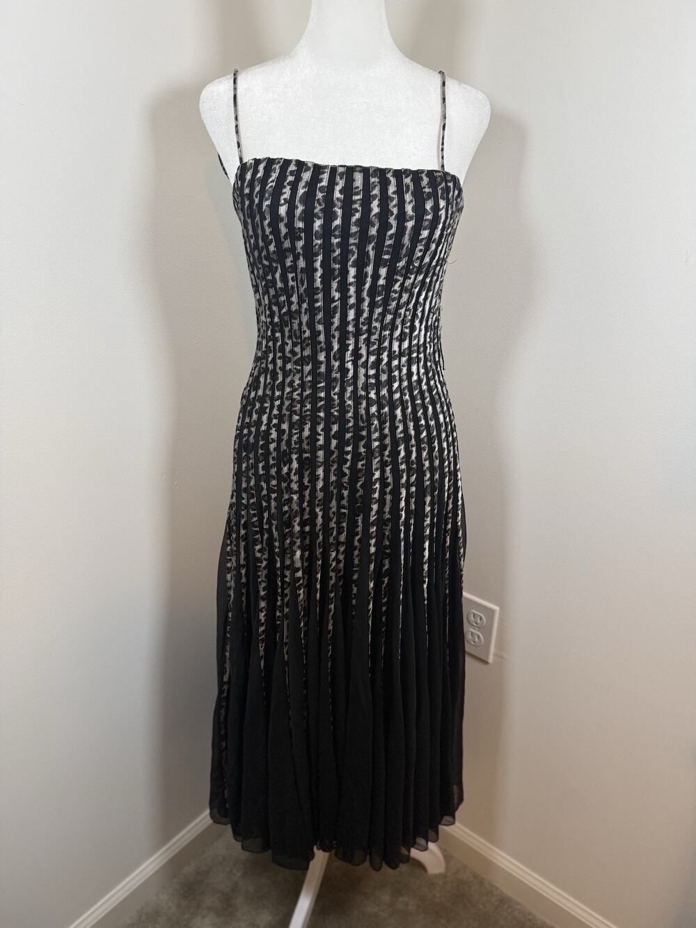 Betsy And Adam By Linda Bernell Woman’s Size 8 Formal Dress Cheetah Print Black